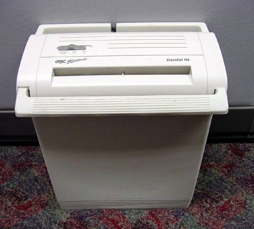 GBC 75X Cross Cutting Home Office Paper Shredder 1