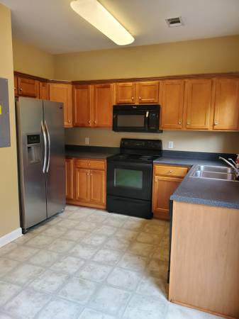 $1,495 / 2br - Donelson Townhome for rent near lake.  2/1.5 Bath (Nashville, Donelson , Hermitage)63680264000769123