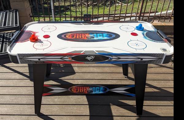 Air Hockey Table 1