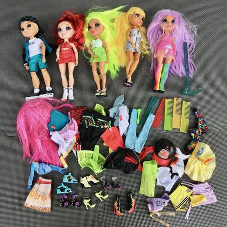 Large Lot Rainbow High Dolls and Clothes and Shoes 1