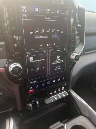 2022 RAM Laramie Mega Cab - Photo 10