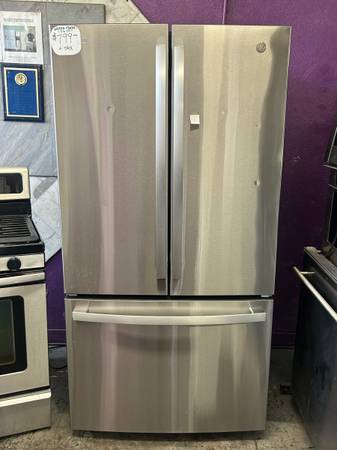 Scratch & Dent - GE Refrigerator 1