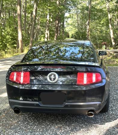 2012 FORD MUSTANG - $8.500 (Kittery)63469622043139122