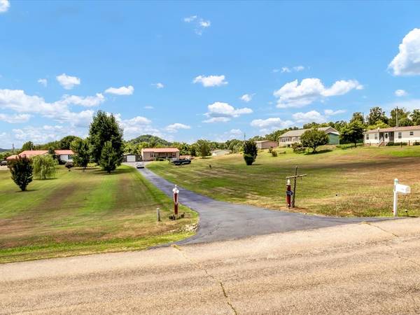 $175,000 / 2br - 960ft2 - Affordable Mountain-View Home on 1.14 Acres with Hot Tub & Garage (New Market)63095120560769122