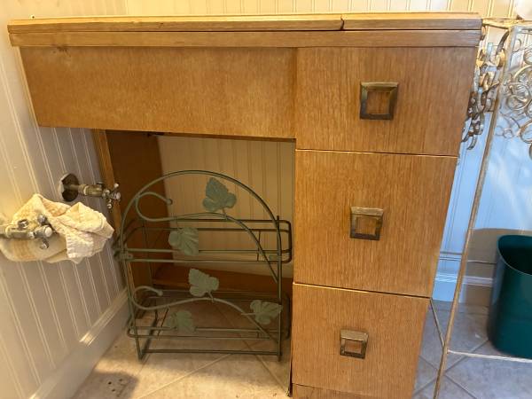 Sewing machine cabin we’d y 1