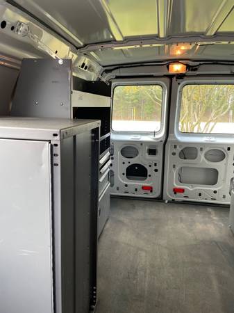 2014 Ford E-150 commercial van - Photo 5