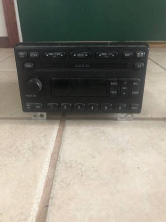 FORD Expedition Mustang Explorer Satellite Radio Stereo 6 Disc Changer 1