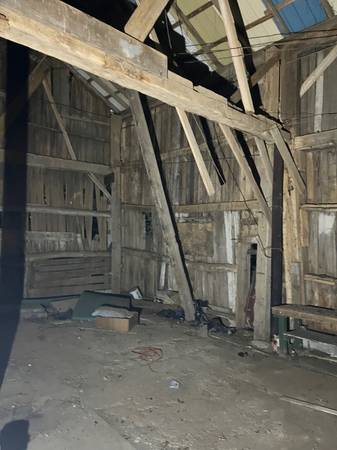 $295 LARGE BARN for STORAGE (Dowagiac)63775343918081123