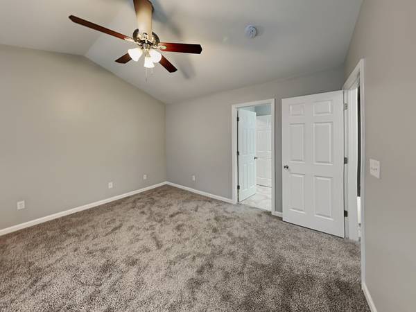 $950 / 3br - Spacious single home (Charlotte)63925335184642124
