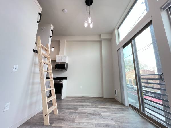 $1,425 / 274ft2 - 🌟 Luxury Studio Loft in Uptown Queen Anne | $1,200 OFF Move-In! 🌟 (Lower Queen Ann)63852580905217123