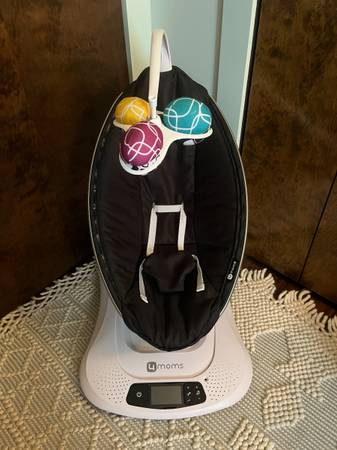 Free mamaRoo - Excellent Condition 1
