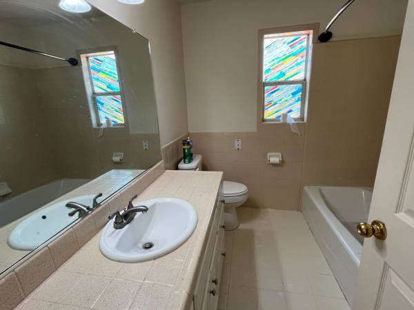 $2,600 / 4br - 2516ft2 - Acogedora casa de 4 dormitorios con amplio patio trasero en Livingston!63623121515777123
