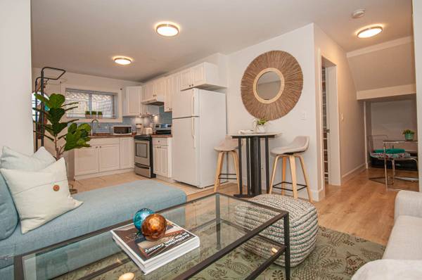 (UniqueAccommodations.com) ID:5423 Comfy 2 bed Furnished suite 1