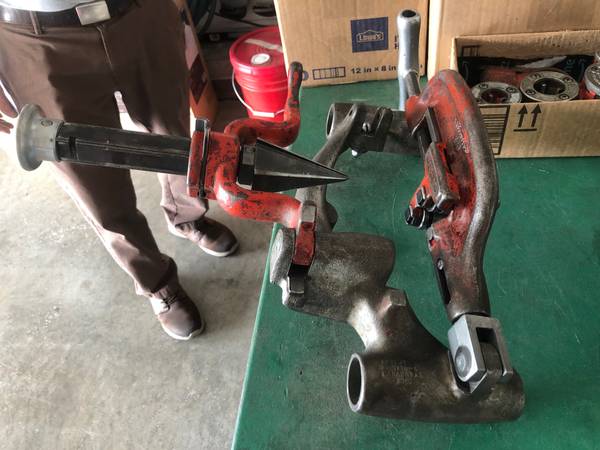 RIDGID 300 CARRIAGE 1