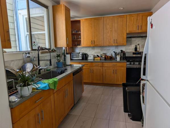 $1,100 / 1br - 150ft2 - Furnished room for rent $1100/mo. (sunset / parkside)63888989538435122