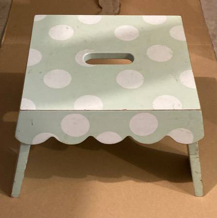 Decorative Wood Step Stool 1