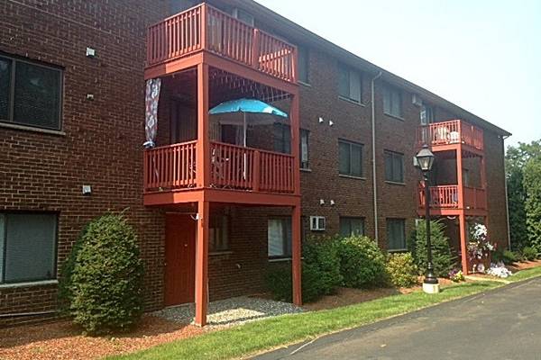 $1,853 / 2 habitaciones - 875 pies² - ¡Los últimos días del verano están aquí! ¡Alquila este apartamento de 2 habitaciones hoy mismo! (29 Capron Road, Milford, NH)63656262500609123
