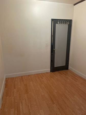 $1,300 Looking for a clean and responsible roommate in Sunnyside, Queens! (Sunnyside)63809019257475121