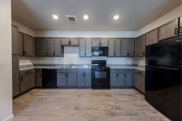 $1,062 / 1br - 615ft2 - in Reno NV, 1bd 1ba, Ceiling Fans in Living Room (2355 Clear Acre Ln, Reno, NV)63682292036225120