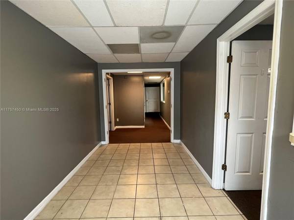 $6,500 / 4000ft2 - 4000 SF Commercial Space – Lease Re-Assignment – High Traffic on Midwa (Fort Pierce)63799712144899124