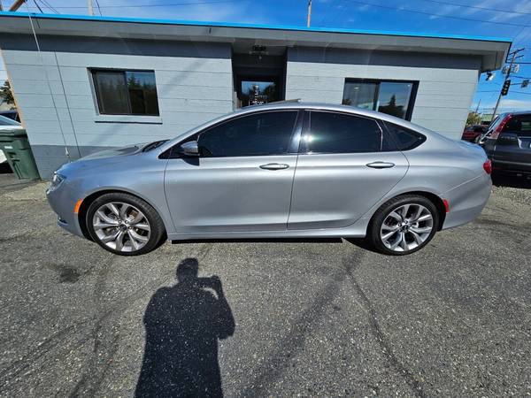 2015 Chrysler 200 S 1C3CCCBG7FN694122 - $11,999 (For the Top Pre-owned Selection in the s)63482903413379123