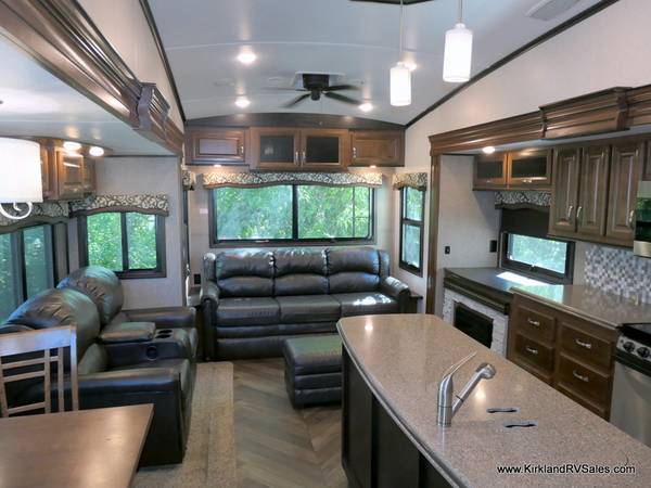 2017 Jayco NORTH POINT 381DLQS 5th Wheel, Luxury Package, Quad-Slide - $44,950 (Everett)63470981635459124