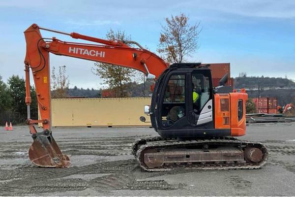 2019 Hitachi ZX135USK-6 excavator - THUMB & PIN GRABBER 1