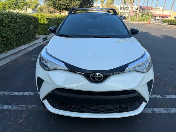 2020 Toyota CHR C-HR XLE Hatchback wagon sedan 4 door - $19,699 (Winnetka)63436936279937122