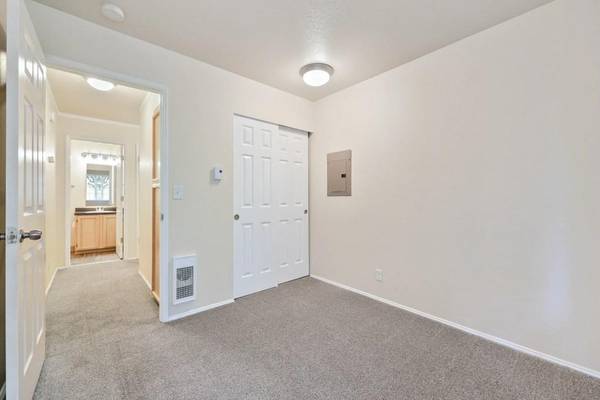 $2.350 / 3 habitaciones - 1367 pies² - Lavadora y secadora de tamaño completo, piscina al aire libre de temporada, vistas63408953627137122