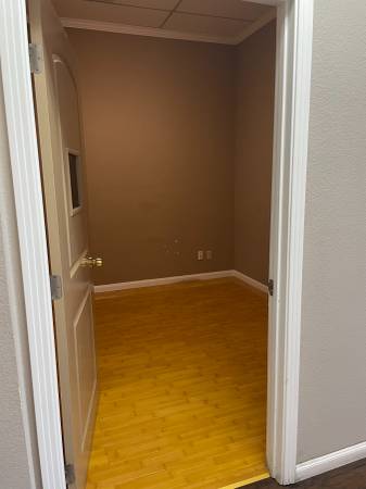 $2,079 / 1260ft2 - Visible Office or Retail Space at 2920 Arden Way!! (Arden Arcade)63961338820995124