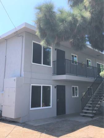 $1,950 / 1br - Newly remodeled top floor corner apt in Imperial Beach! (Imperial Beach)63663888539139120