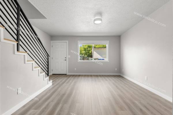 $2,250 / 2br - 1135ft2 - Modern 2-Story Apartment in the 💓of Multnomah Village – Pet Friendly (Portland)63820824259969124