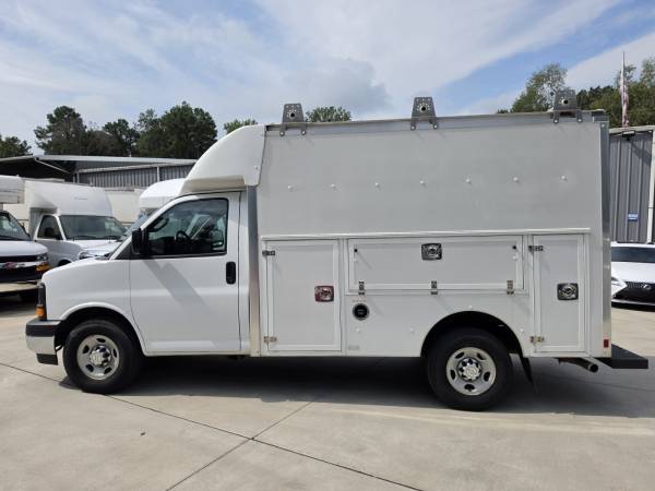 2017 Chevrolet Express 3500 KUV - Photo 2