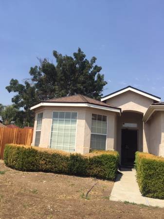 $1,850 / 3br - Nice house in good neighborhood in Tulare (Tulare)63809864656641121