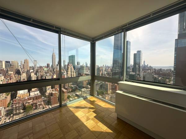$7,395 / 3br - Full Wall Jr 3 Bedroom with PRIVATE TERRACE!! (New York)63788738614145121