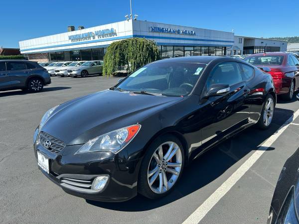2012 Genesis Coupe LOW MILEAGE - $13,999 (Auburn)63617898764291124