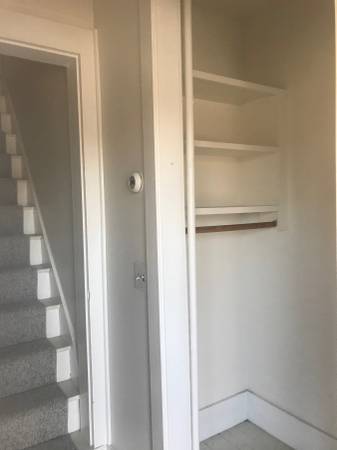 $1,050 / 1br - Charming 2 story, 1 BDRM 1 BA apartment close to town (Brattleboro)63784639331843124