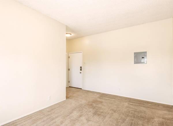 $1,099 / 1br - Bright & Comfortable - Cats Welcome | Updated 1 Bedroom Available! (Goose Hollow on 14th)63914741006211121