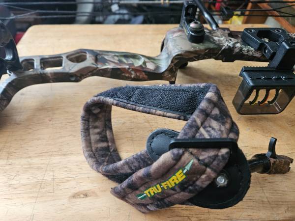 Barnett Vortex RH Youth Compound Bow - $75 (North Adams)62970101471361122