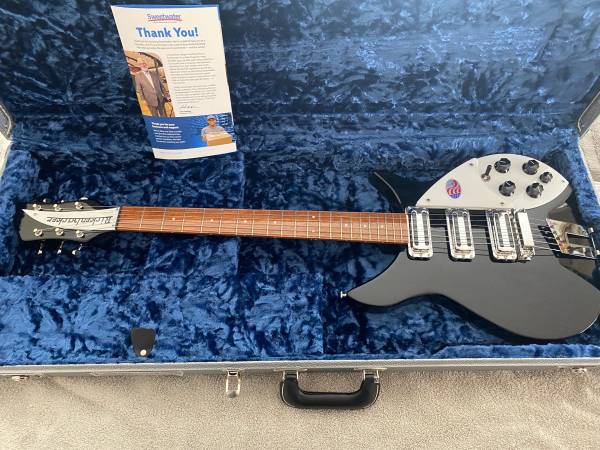 Rickenbacker 350V63 Jet-Glo Black Mint Condition w/case 1
