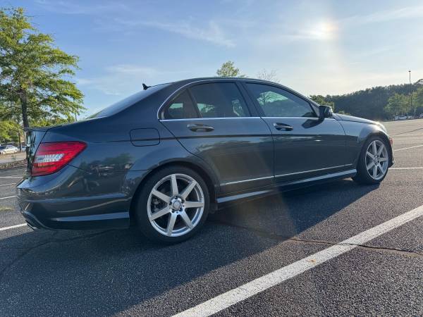 Mercedes-Benz C300 4matic - $8,900 (Woodstock)63621002052225122