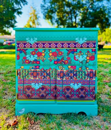 Solid Wood Vintage Dresser/Nightstand 1