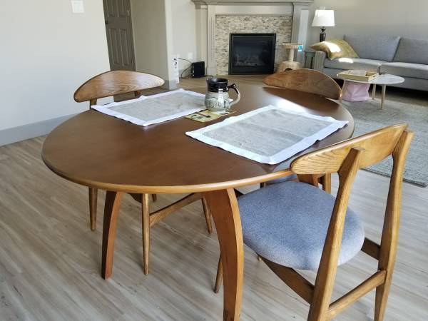 Excellent Condition Mid Century Modern Dining Room set 1