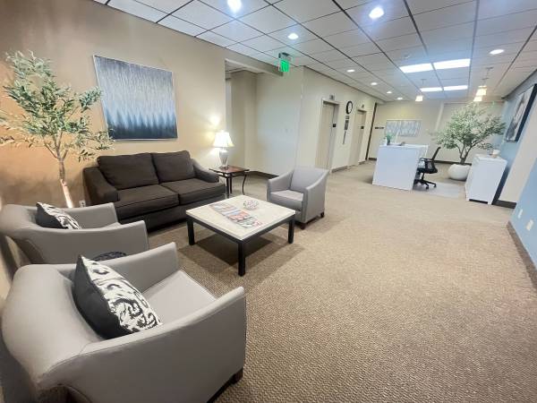 $200 Dedicated Co-Working Desk in Bedford w/ 24/7 Access! (1600 Airport Fwy, Suite 300)63796282356353124