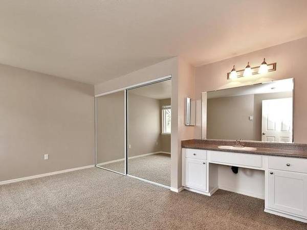 $1,599 / 2br - 841ft2 - Mira y alquila, 2 semanas gratis, dormitorios amplios (Tigard, Bull Mountain)63672564862081122