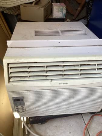 Sharp air conditioning 12,000 BTUs 1