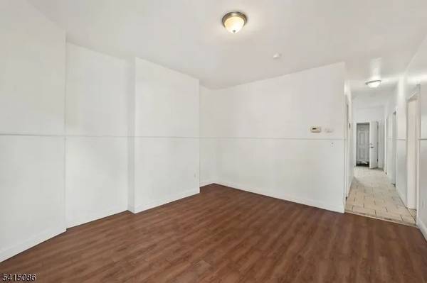 Comfortable 3BR Apartment in Paterson 1