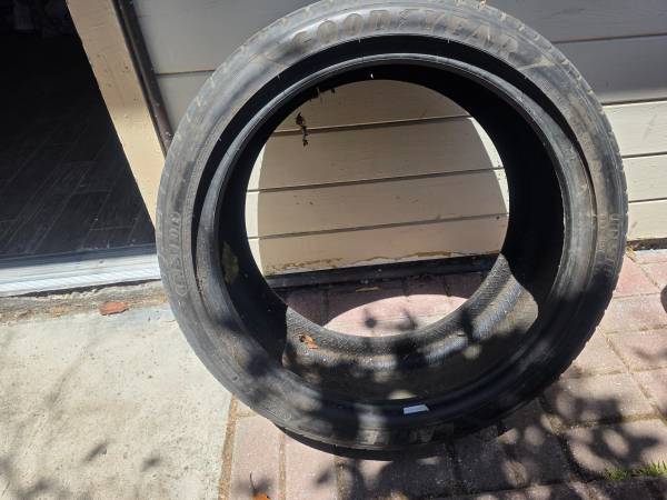 275/35/20 Goodyear 1