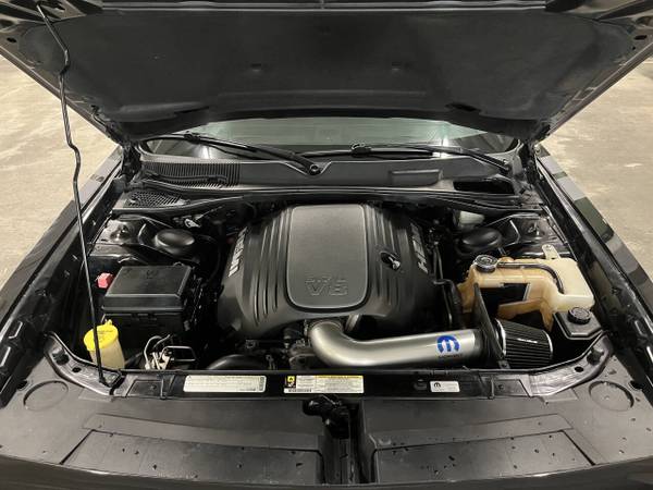 CHALLENGER R/T 6 SPEED HEMI V-8 LOW MILES - $17,980 (SEATTLE)63441436233729121