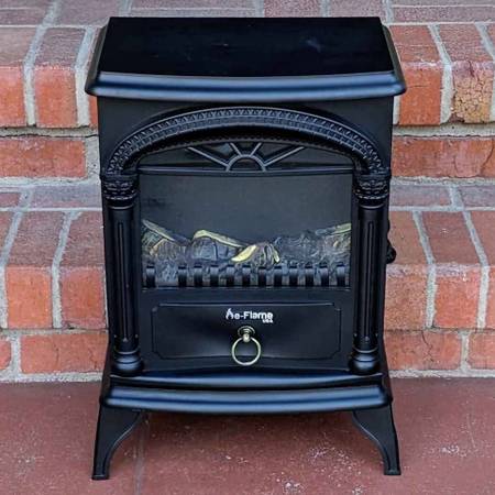 e-Flame USA Hamilton freestanding electric fireplace space heater 1